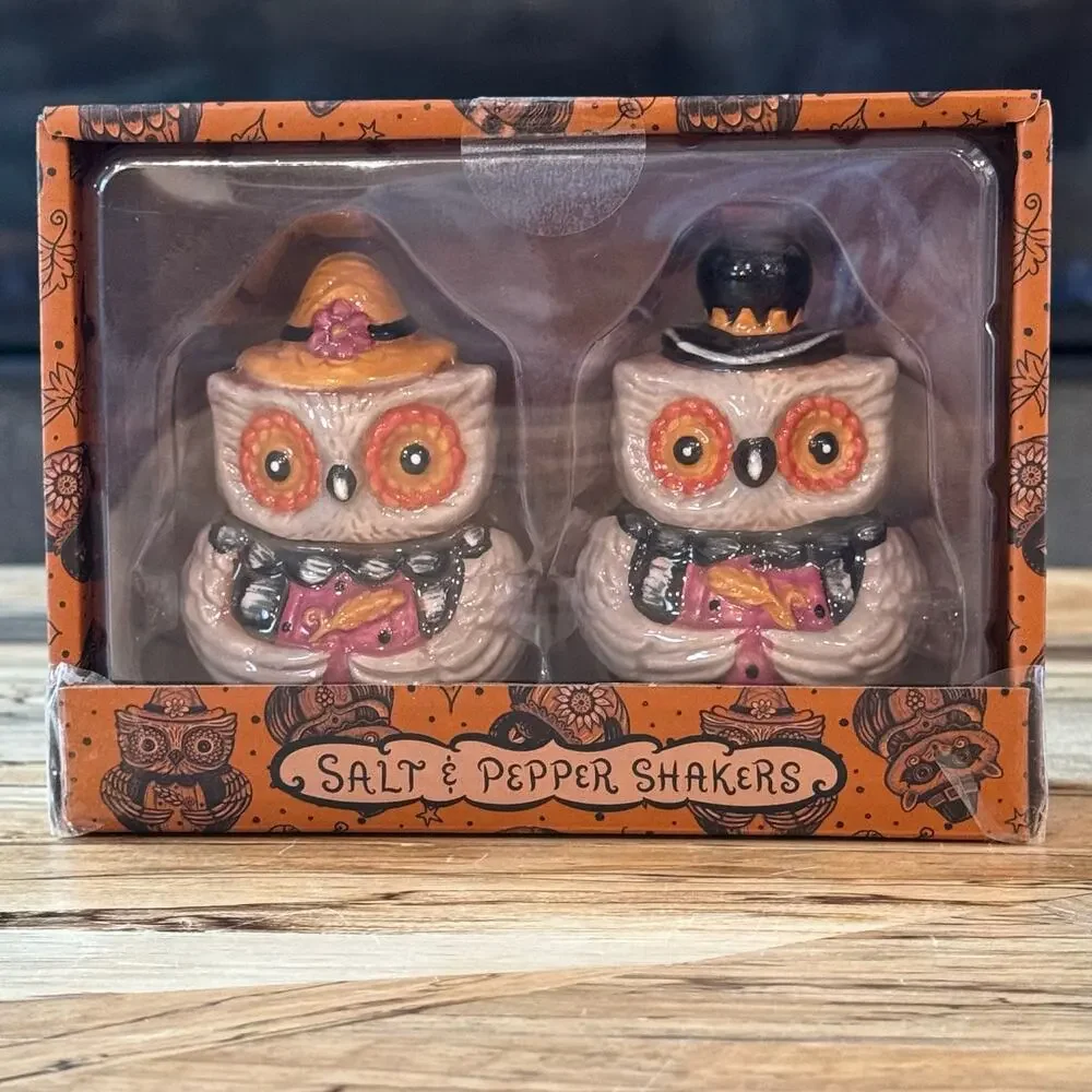 NIB Johanna Parker Carnival Cottage Halloween Owl Ceramic Salt & Pepper Shakers
